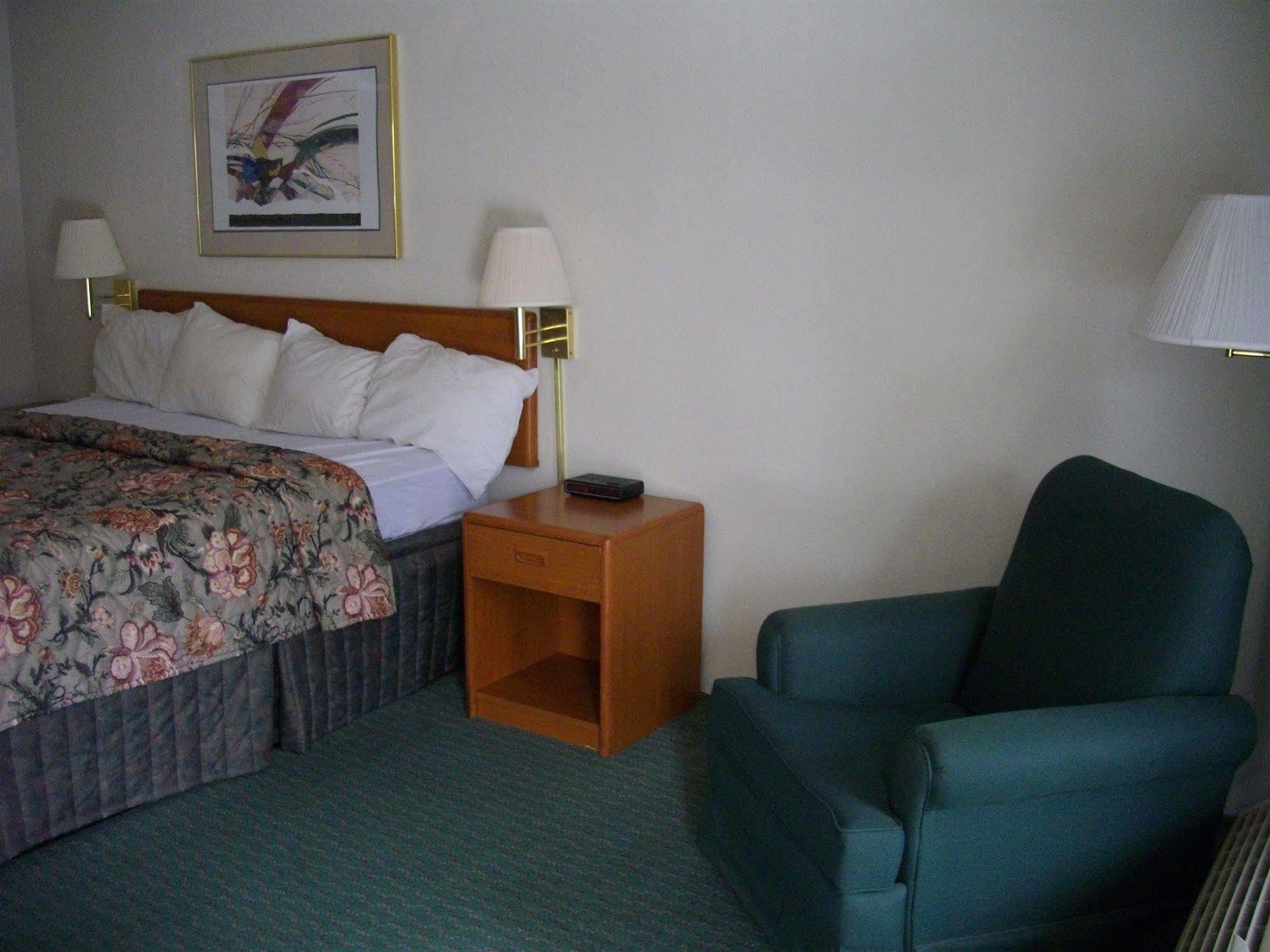 Macomb Inn المظهر الخارجي الصورة