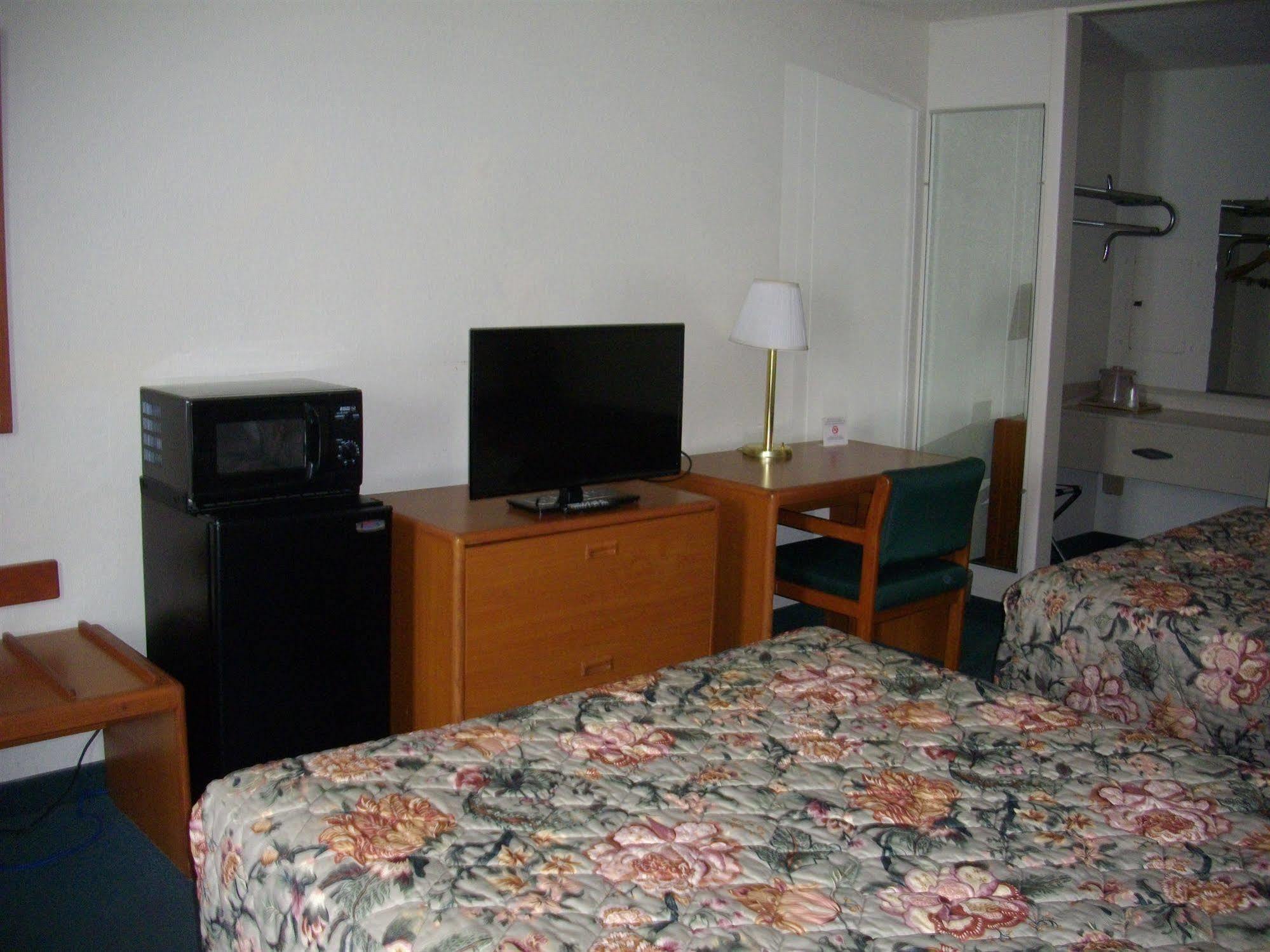 Macomb Inn المظهر الخارجي الصورة